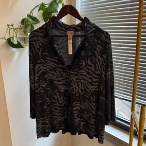 Chico's Black and Gray Patterned Top